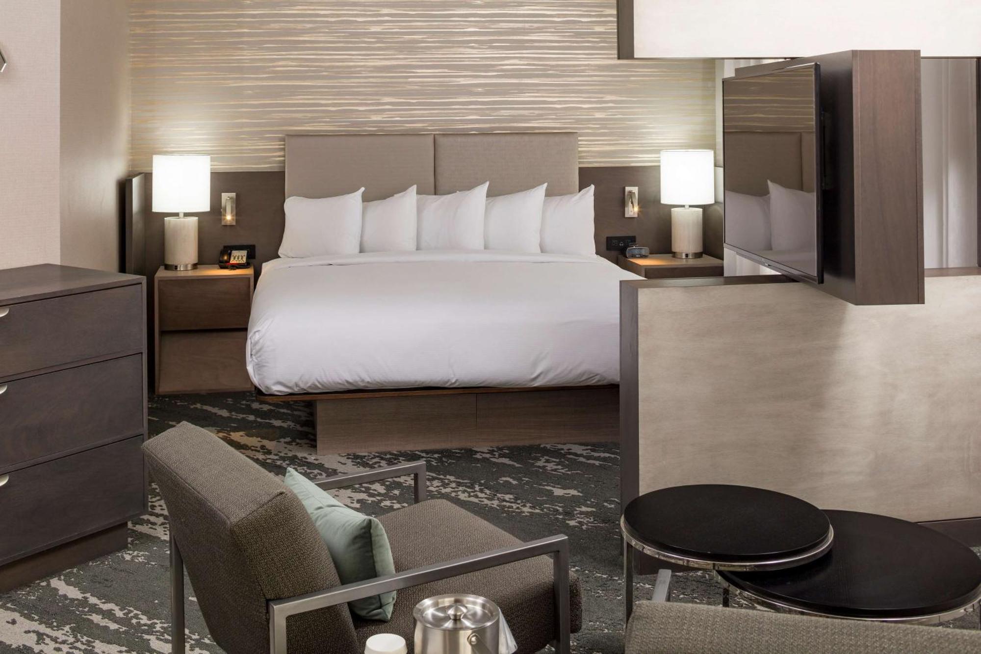 Hotel Doubletree By Hilton Boston Logan Airport Chelsea Zewnętrze zdjęcie