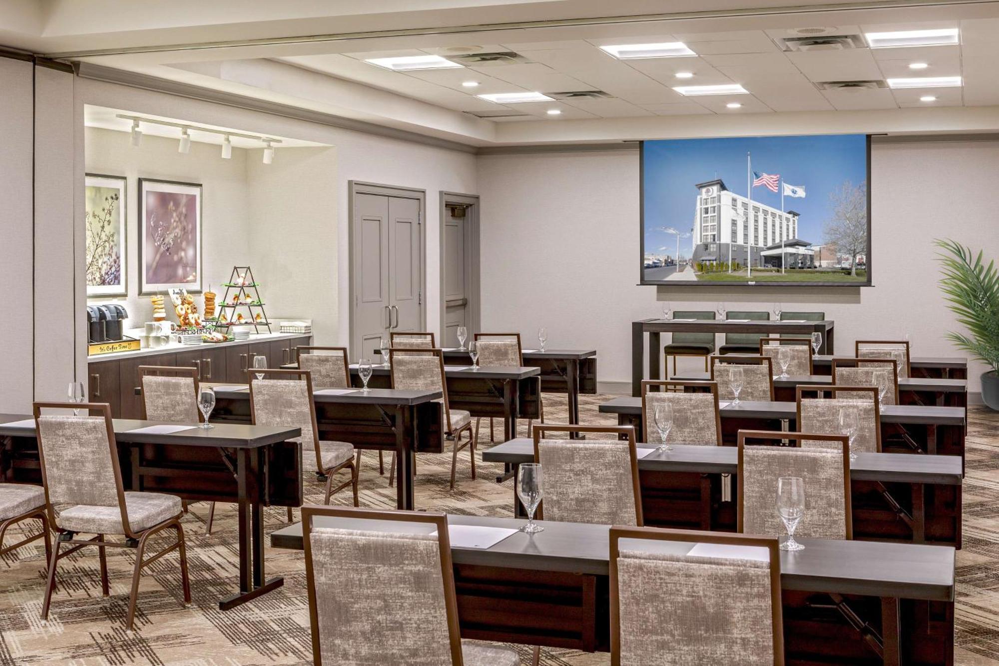 Hotel Doubletree By Hilton Boston Logan Airport Chelsea Zewnętrze zdjęcie
